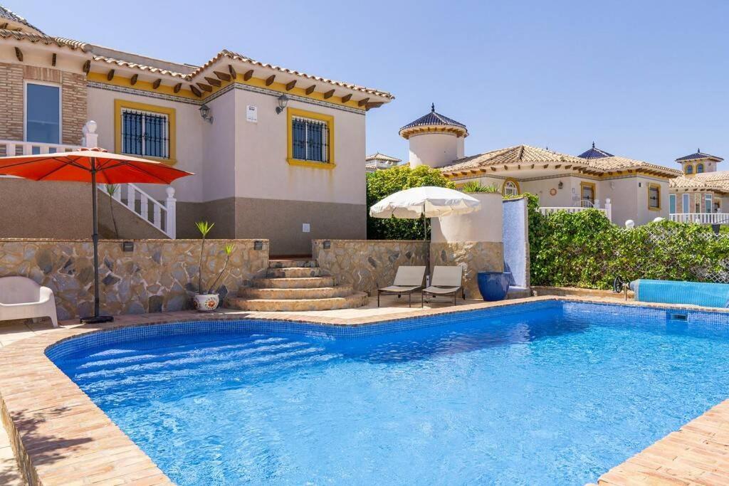 Casa Lilly-Rose, A Beautiful 3 Bedroom Detached Villa A Short Walk To The Villamartin Plaza & Golf Course Villamartin (Valencia) Exterior foto