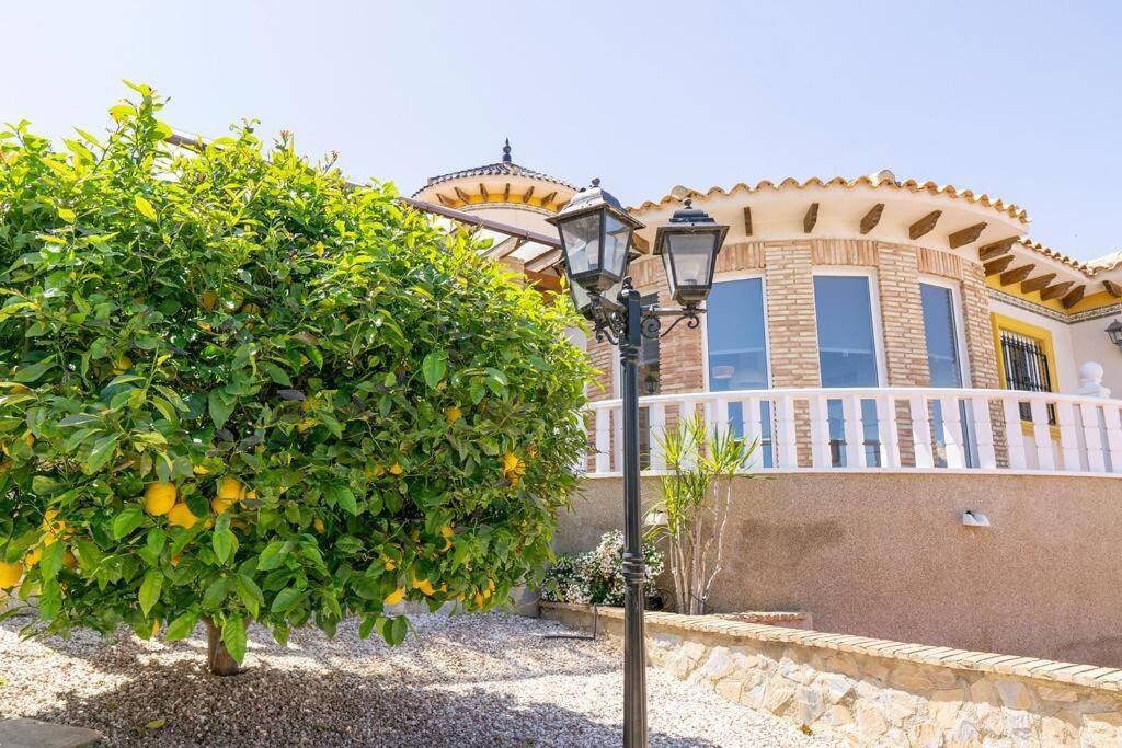 Casa Lilly-Rose, A Beautiful 3 Bedroom Detached Villa A Short Walk To The Villamartin Plaza & Golf Course Villamartin (Valencia) Exterior foto