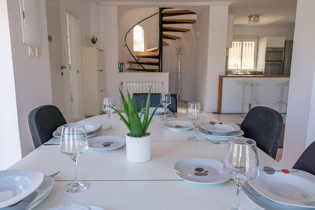 Casa Lilly-Rose, A Beautiful 3 Bedroom Detached Villa A Short Walk To The Villamartin Plaza & Golf Course Villamartin (Valencia) Exterior foto