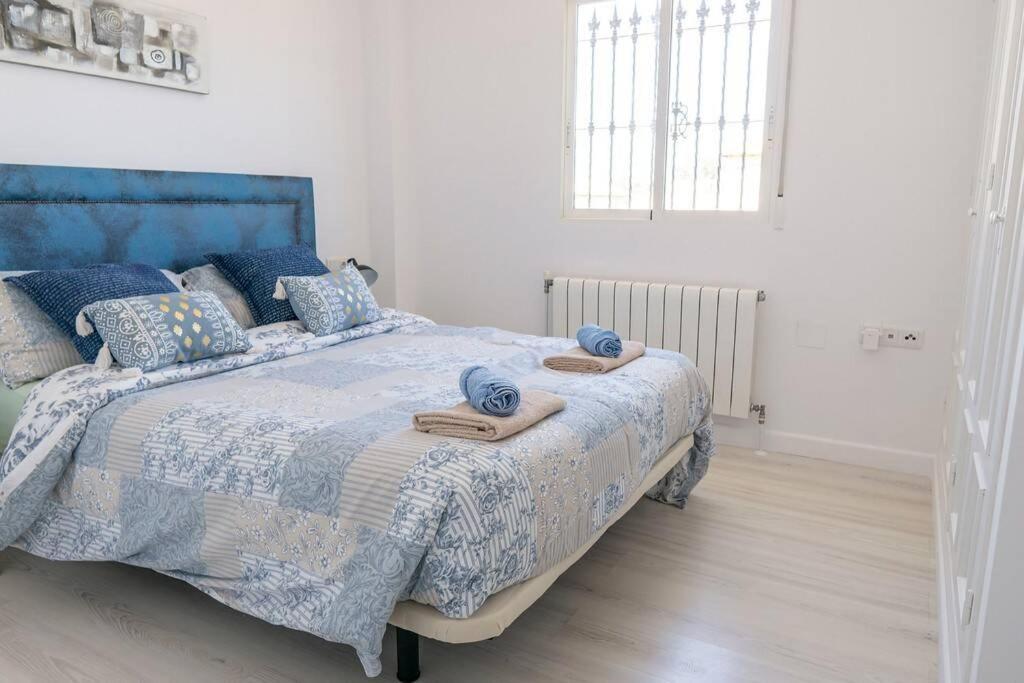 Casa Lilly-Rose, A Beautiful 3 Bedroom Detached Villa A Short Walk To The Villamartin Plaza & Golf Course Villamartin (Valencia) Exterior foto