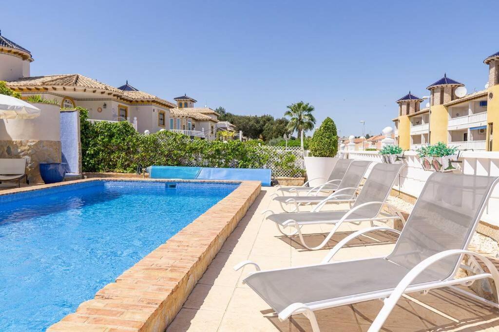 Casa Lilly-Rose, A Beautiful 3 Bedroom Detached Villa A Short Walk To The Villamartin Plaza & Golf Course Villamartin (Valencia) Exterior foto