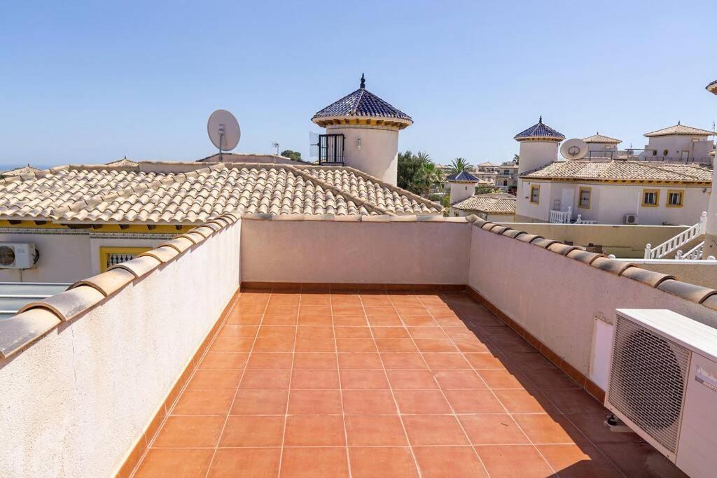 Casa Lilly-Rose, A Beautiful 3 Bedroom Detached Villa A Short Walk To The Villamartin Plaza & Golf Course Villamartin (Valencia) Exterior foto