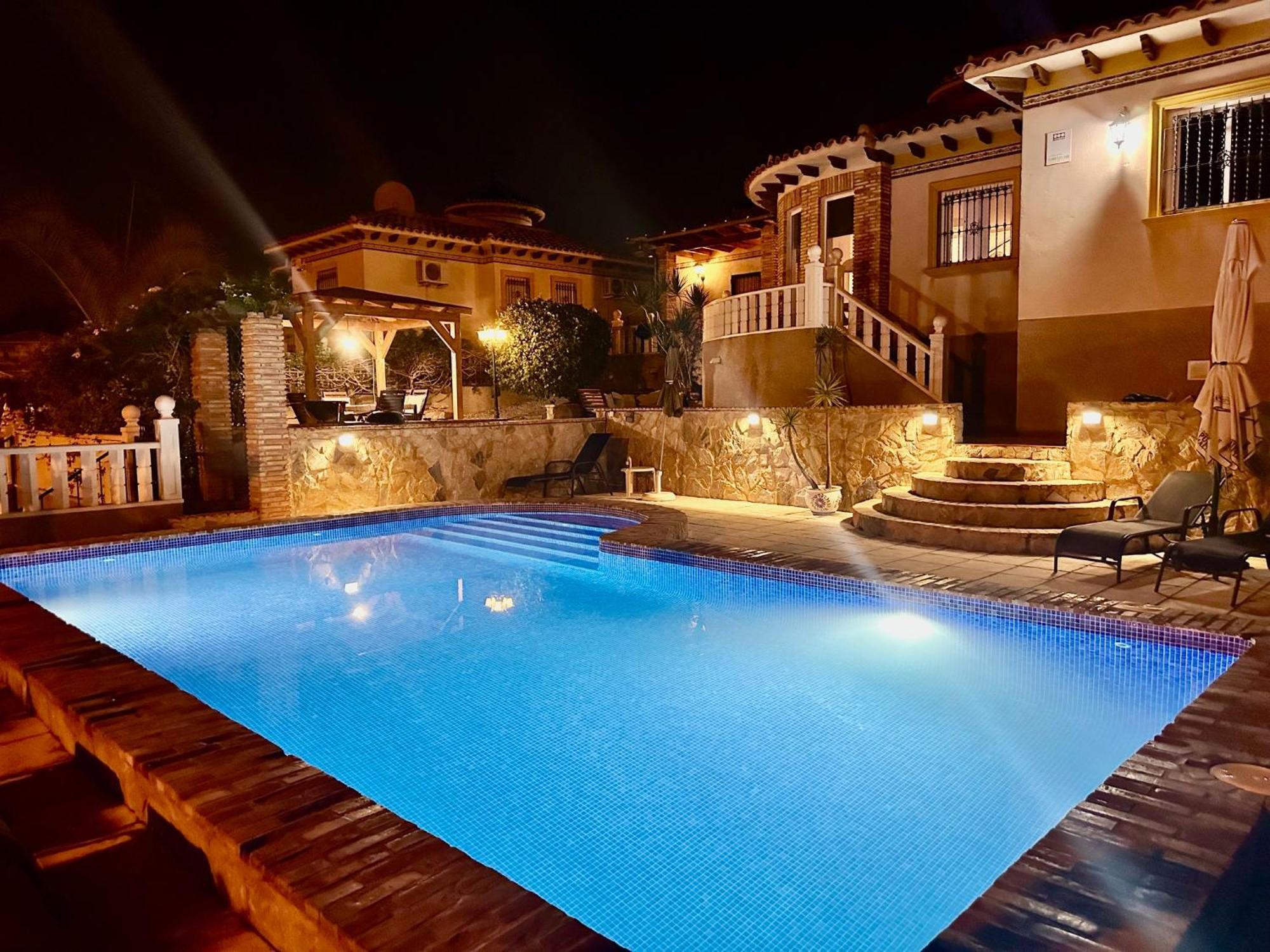 Casa Lilly-Rose, A Beautiful 3 Bedroom Detached Villa A Short Walk To The Villamartin Plaza & Golf Course Villamartin (Valencia) Exterior foto